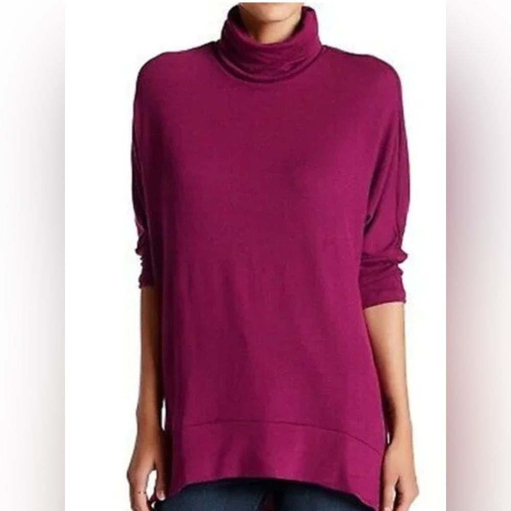 Madison & Berkley Berry 3/4  sleeve Oversize Turtleneck Top S